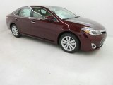 2015 Toyota Avalon XLE Front 3/4 View