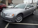 2013 Chrysler 300 C AWD Front 3/4 View