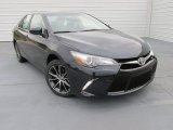 2015 Toyota Camry XSE Front 3/4 View