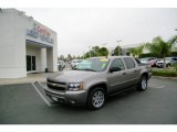 2007 Graystone Metallic Chevrolet Avalanche LS #10015496