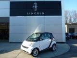 2009 Crystal White Smart fortwo passion cabriolet #100327406