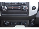 2012 Nissan Frontier Pro-4X Crew Cab 4x4 Controls