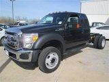 2015 Ford F450 Super Duty XLT Super Cab Chassis 4x4 Front 3/4 View