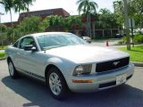 2008 Brilliant Silver Metallic Ford Mustang V6 Deluxe Coupe #10042967