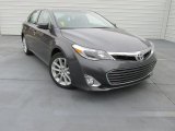 2015 Toyota Avalon Limited Front 3/4 View