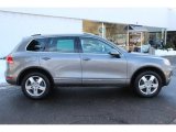 2011 Volkswagen Touareg VR6 FSI Sport 4XMotion Exterior