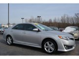 2014 Toyota Camry SE Front 3/4 View