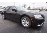 2015 Chrysler 300 Limited Front 3/4 View