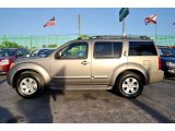 2006 Nissan Pathfinder LE Exterior