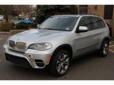 2013 BMW X5 xDrive 50i Front 3/4 View