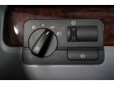 2005 BMW 3 Series 325xi Sedan Controls