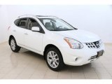 Pearl White Nissan Rogue in 2011