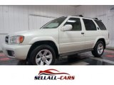 Glacier White Pearl Nissan Pathfinder in 2002