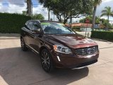 2015 Volvo XC60 T5 Drive-E Front 3/4 View