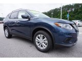 2015 Nissan Rogue SV Front 3/4 View