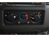 2005 Nissan Frontier Nismo King Cab 4x4 Controls