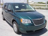 2009 Melbourne Green Pearl Chrysler Town & Country LX #10490402