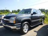 2004 Chevrolet Avalanche 1500 4x4 Front 3/4 View
