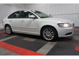 2009 Volvo S40 2.4i Data, Info and Specs
