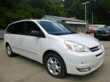 2005 Toyota Sienna XLE AWD Front 3/4 View