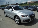 2012 Audi Q5 3.2 FSI quattro Front 3/4 View