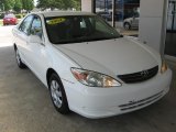 2004 Toyota Camry SE Front 3/4 View