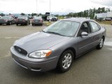 2006 Ford Taurus SEL Front 3/4 View