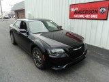 Gloss Black Chrysler 300 in 2015