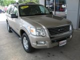 Pueblo Gold Metallic Ford Explorer in 2007