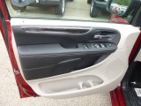 2016 Chrysler Town & Country Touring-L Door Panel