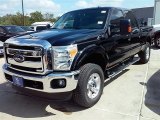 2016 Ford F250 Super Duty XLT Crew Cab 4x4 Front 3/4 View