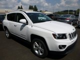 2016 Jeep Compass Latitude 4x4 Front 3/4 View