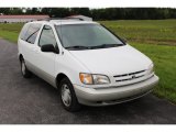 1999 Toyota Sienna XLE Front 3/4 View