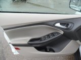 2016 Ford Focus SE Sedan Door Panel