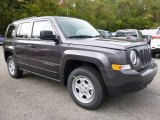 2016 Jeep Patriot Sport 4x4 Front 3/4 View