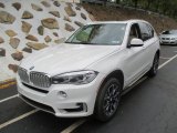 2016 BMW X5 xDrive40e Front 3/4 View