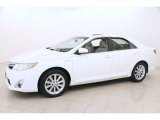 2013 Toyota Camry Hybrid XLE Front 3/4 View