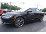 2016 Chrysler 200 S Front 3/4 View
