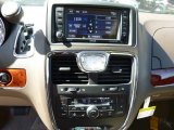 2016 Chrysler Town & Country Limited Platinum Controls