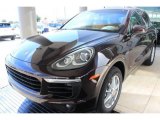 2016 Porsche Cayenne Diesel Front 3/4 View