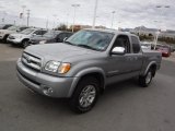 2004 Toyota Tundra SR5 Access Cab 4x4 Front 3/4 View