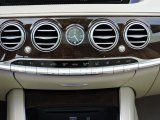2016 Mercedes-Benz S 550 4Matic Sedan Controls
