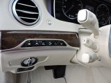 2016 Mercedes-Benz S 550 4Matic Sedan Controls