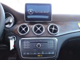 2016 Mercedes-Benz GLA 250 4Matic Controls