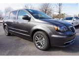 2016 Chrysler Town & Country S Front 3/4 View