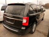 2016 Brilliant Black Crystal Pearl Chrysler Town & Country Touring #109481455