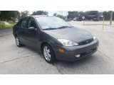 2002 Ford Focus ZTS Sedan Front 3/4 View