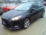 2016 Ford Focus ST Front 3/4 View