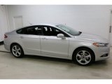 2016 Ingot Silver Metallic Ford Fusion SE #111010248