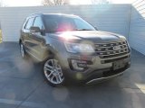 2016 Magnetic Metallic Ford Explorer XLT #111066394